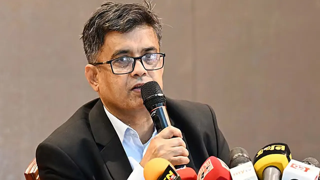 প্রধান উপদেষ্টার প্রেস সচিব শফিকুল আলম। (ফাইল ছবি)