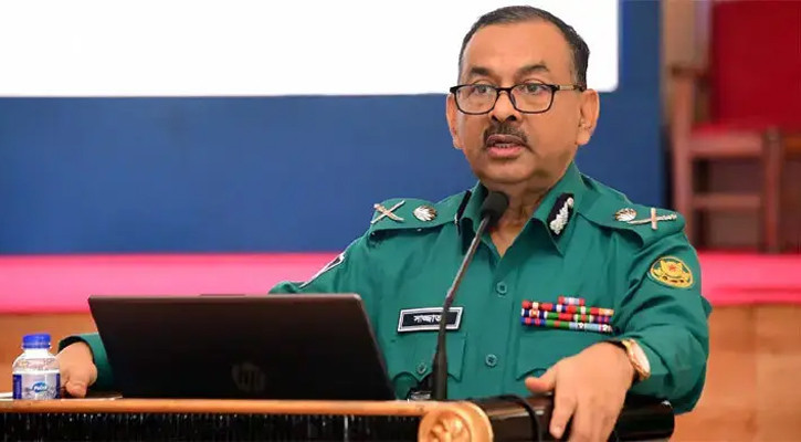আগুন-ককটেল হামলাকারীকে গুলির নির্দেশ ডিএমপি কমিশনারের