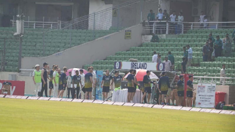 ভূমিকম্পে ৩ মিনিট বন্ধ ছিল খেলা