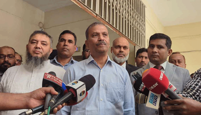 ফেব্রুয়ারিতেই নির্বাচন করতে সরকার বদ্ধপরিকর : আসিফ নজরুল