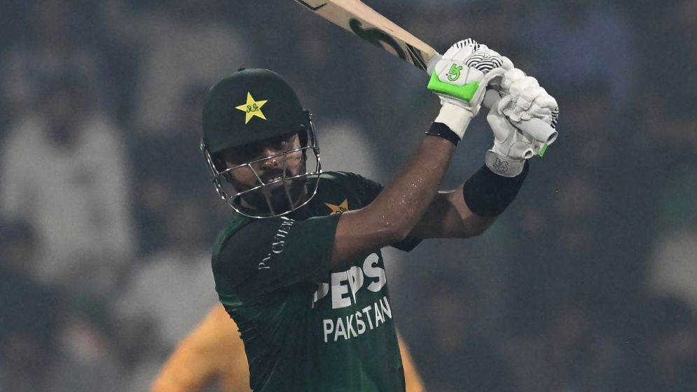 রোহিতের পর কোহলির বিশ্বরেকর্ডও কেড়ে নিলেন বাবর আজম