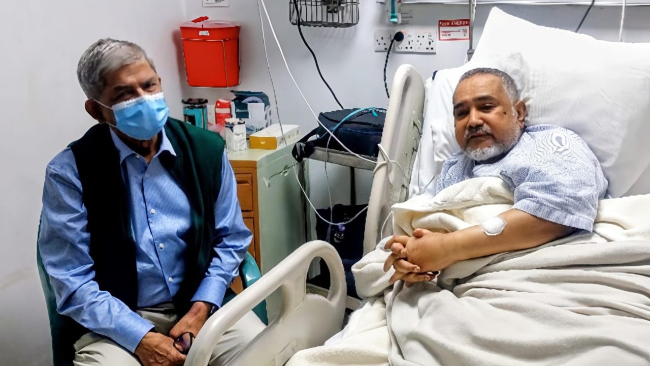 জামায়াতের নায়েবে আমিরের খোঁজ নিতে হাসপাতালে গেলেন মির্জা ফখরুল