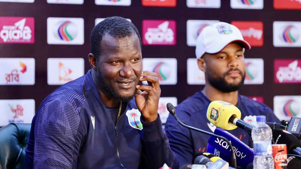 বাংলাদেশি ক্রিকেটারদের ‘ভুয়া-ভুয়া’ বলায় ক্ষুব্ধ স্যামি