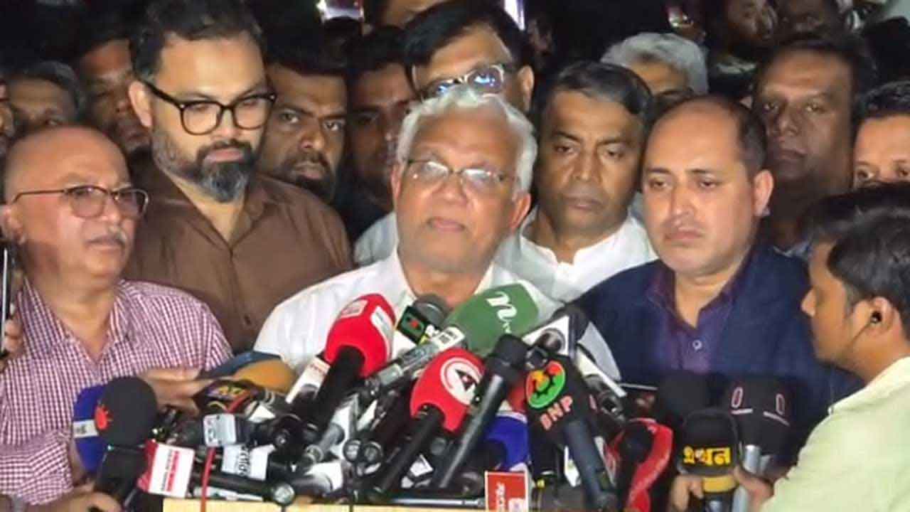 আপাতত এভারকেয়ার হাসপাতালেই খালেদা জিয়ার চিকিৎসা চলবে : ডা. জাহিদ