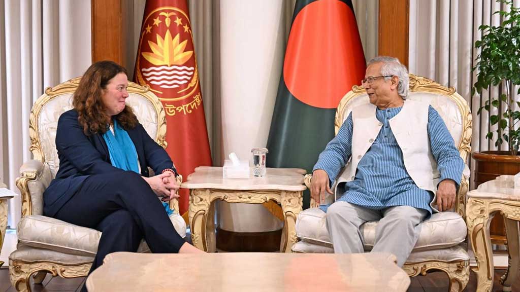 আওয়ামী লীগ নির্বাচনে অংশ নিতে পারবে না : প্রধান উপদেষ্টা