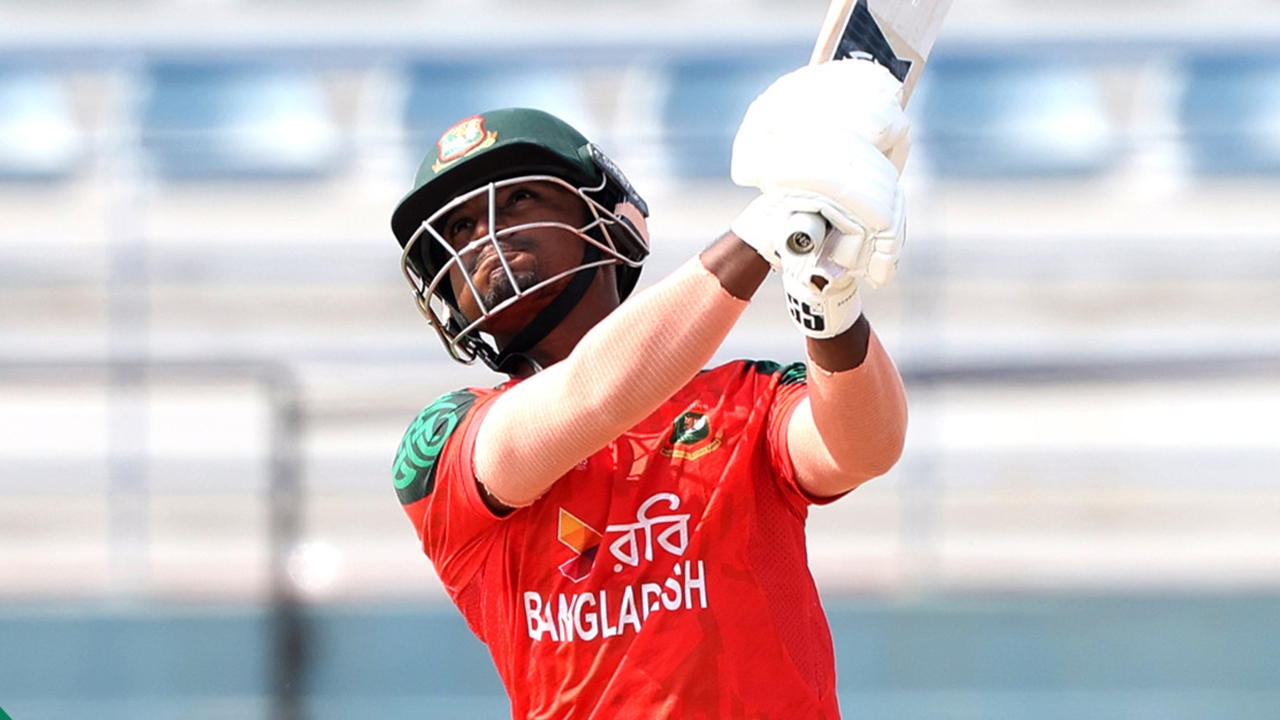 ৩৫ বলে সোহানের সেঞ্চুরি, হেসেখেলে জিতল বাংলাদেশ