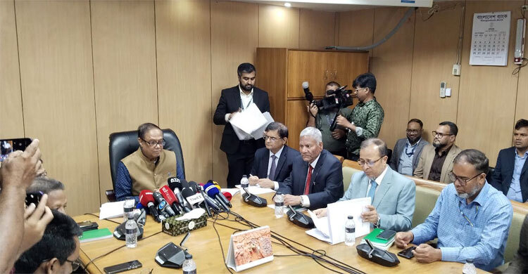 ৫ ব্যাংকের বোর্ড বাতিল হলেও ব্যাংকিং সেবা চালু থাকবে: গভর্নর