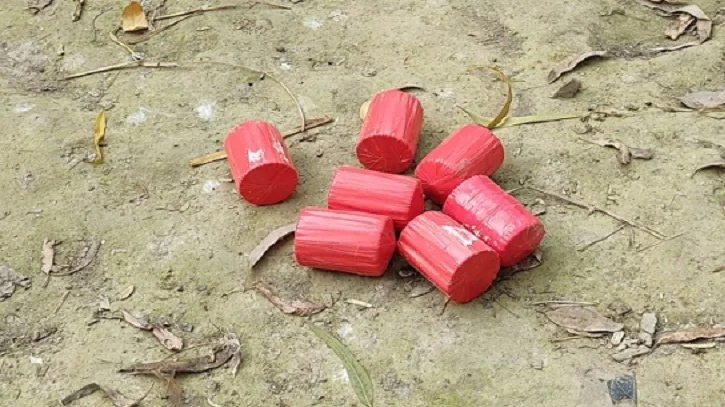 দারুস সালাম এলাকা থেকে ছয়টি ককটেল উদ্ধার করে সফলভাবে নিষ্ক্রিয় করেছে সিটিটিসির বোম্ব ডিসপোজাল ইউনিট