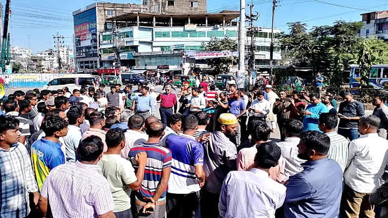 চট্টগ্রাম বন্দরের ৩ প্রবেশপথ অবরোধ