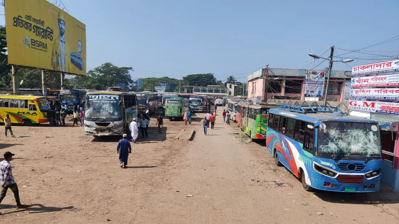 বরিশাল থেকে সব রুটে বাস চলাচল বন্ধ