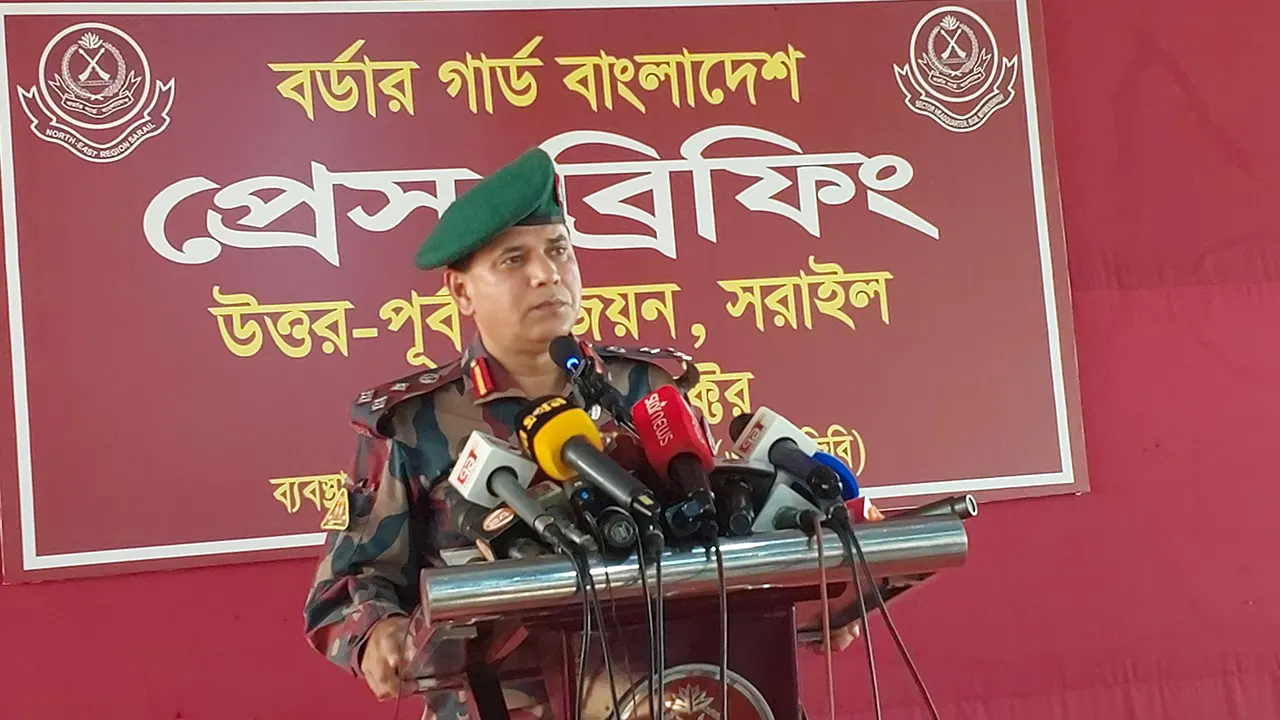 ৫৫ কোটি টাকার চোরাচালান পণ্য জব্দ, আটক ১০০