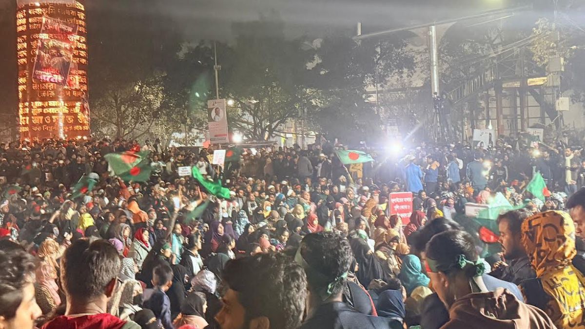 হাদি হত্যা : বিচার দাবিতে শাহবাগে দ্বিতীয় দিনের মতো অবস্থান