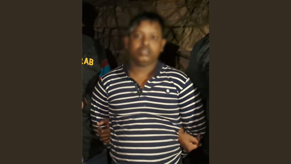 হাদিকে গুলি : ফয়সল করিমের এক সহযোগী গ্রেপ্তার