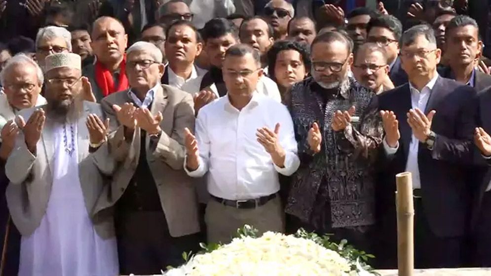 ওসমান হাদির কবর জিয়ারত করলেন তারেক রহমান