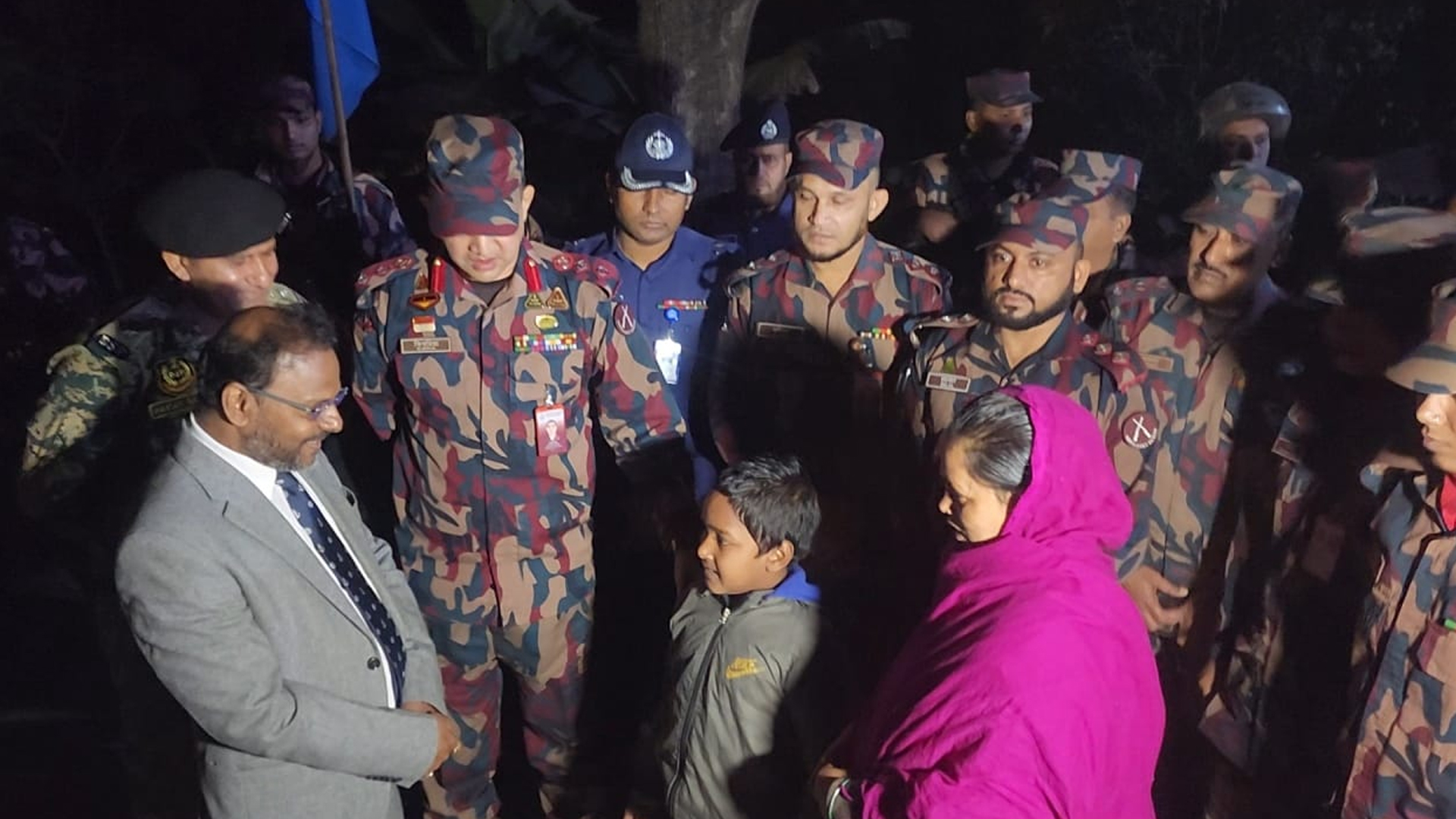 অন্তঃসত্ত্বা সেই সোনালী খাতুনকে বিএসএফের কাছে হস্তান্তর বিজিবির