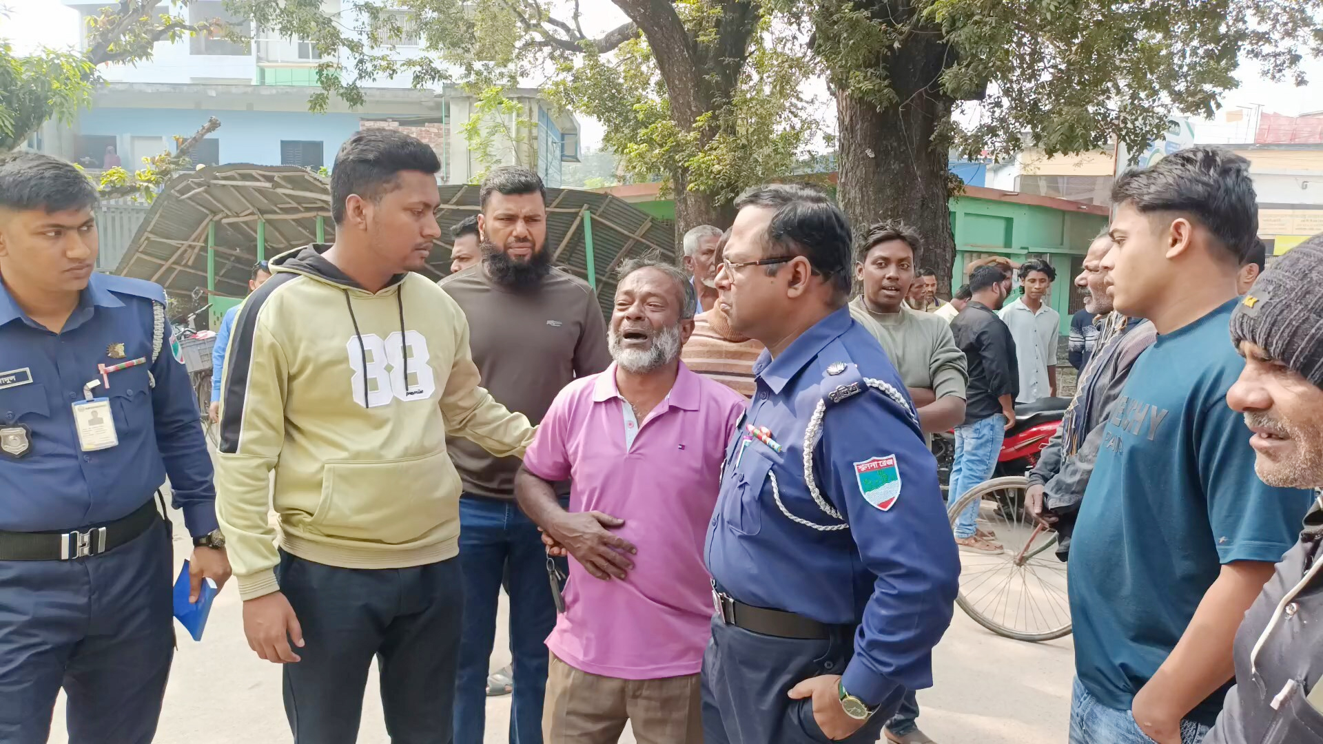 ঝিনাইদহে ট্রাকচাপায় পুলিশ সদস্য নিহত