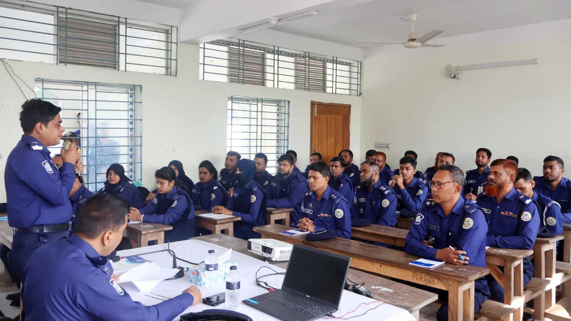 নির্বাচনকে ঘিরে দক্ষতা বাড়াতে প্রশিক্ষণ পাচ্ছে বরগুনার পুলিশ