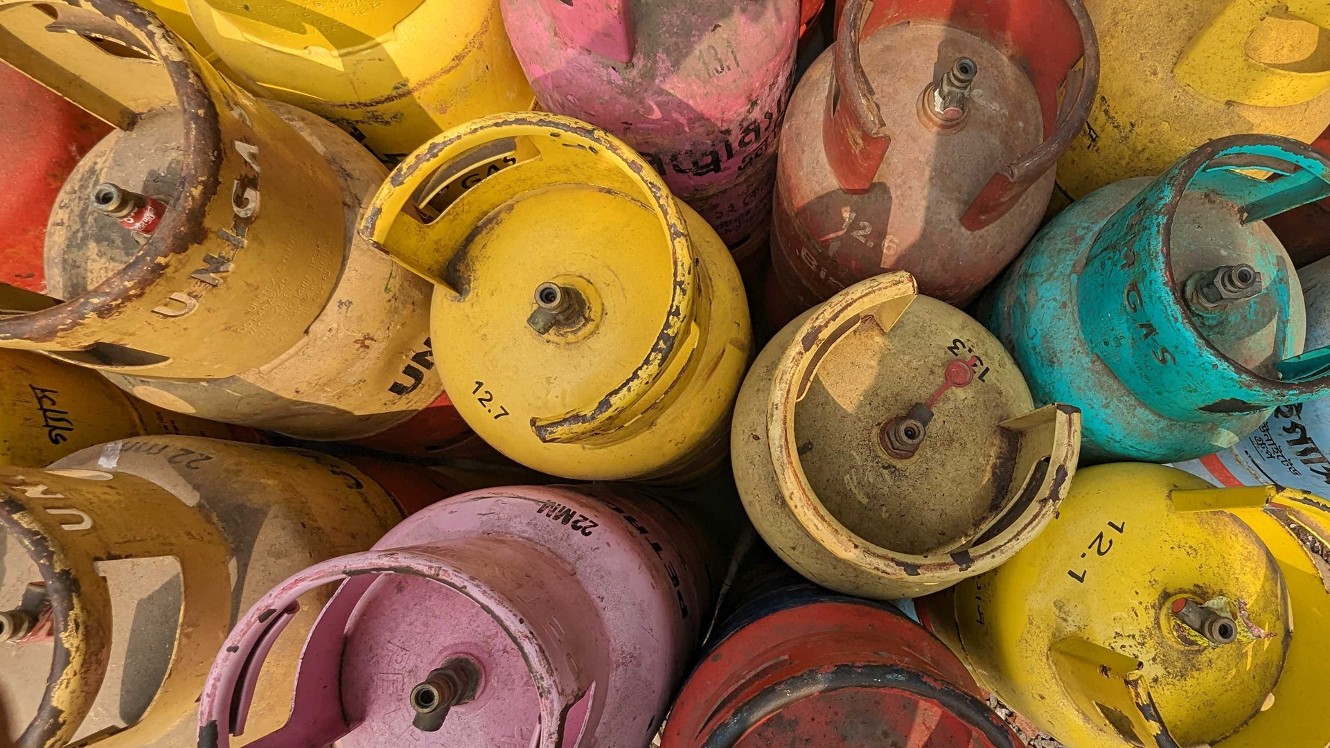 ডিসেম্বরে এলপি গ্যাসের নতুন দাম ঘোষণা করবে বিইআরসি