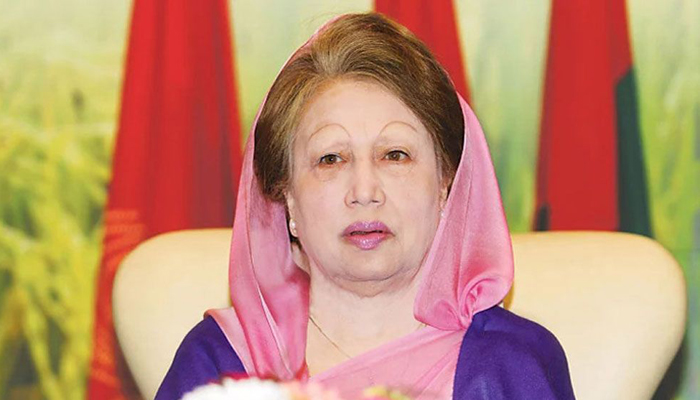 হেলিকপ্টারে বিমানবন্দর যাবেন খালেদা জিয়া, মধ্যরাতে আসছে এয়ার অ্যাম্বুলেন্স