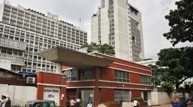 আন্দোলন করা সচিবালয়ের ১৪ কর্মচারী বরখাস্ত