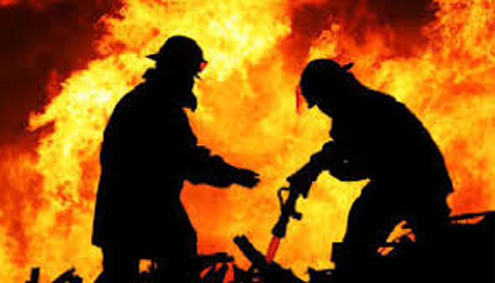 চট্টগ্রামে ঝুটের গুদামে আগুন