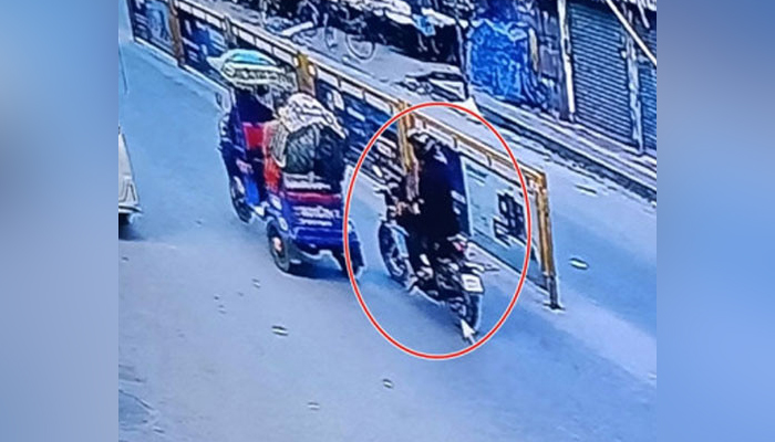 হাদির ওপর হামলা : মোটরসাইকেল শনাক্ত, মালিক গ্রেপ্তার