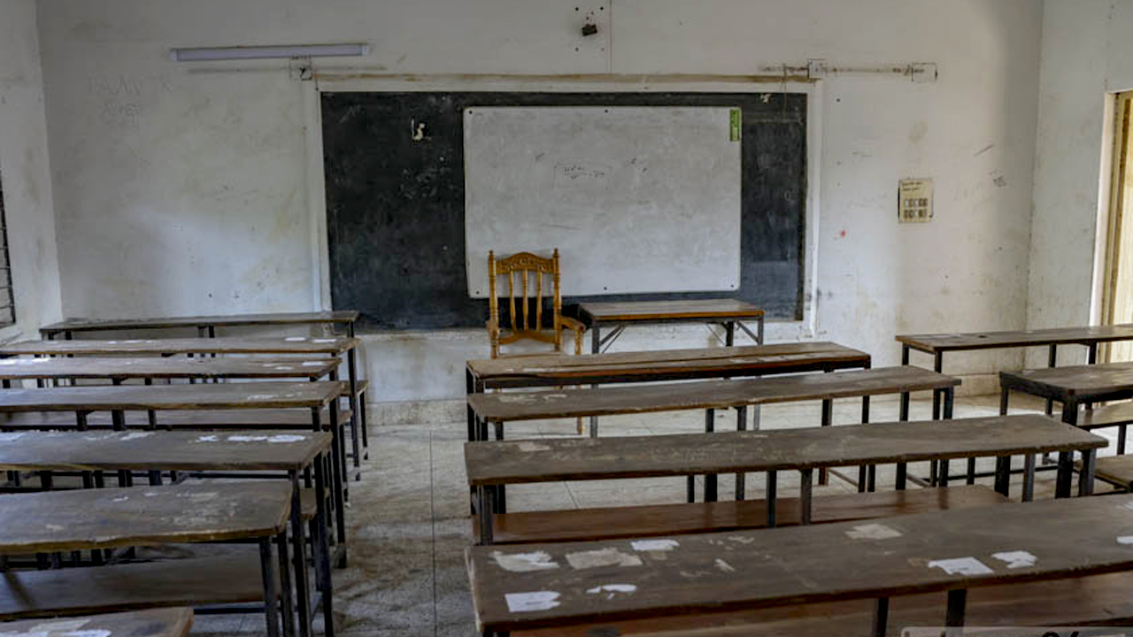 দেশের সব সরকারি প্রাথমিক বিদ্যালয় ‘কমপ্লিট শাটডাউন’