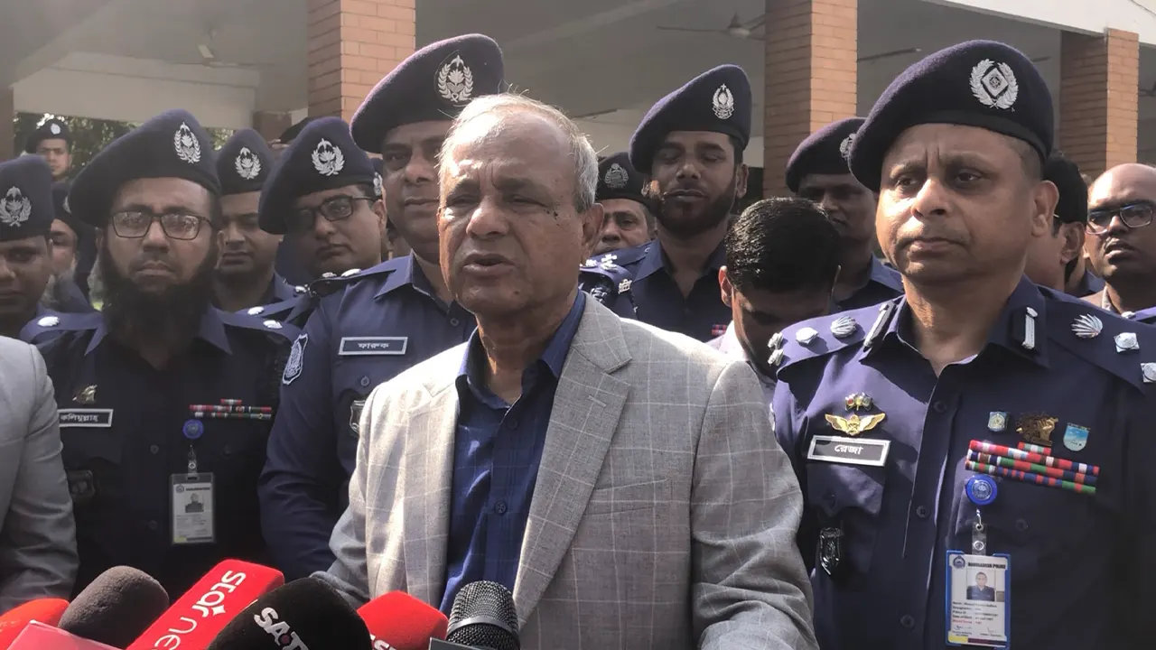 সন্ত্রাস দমনে যৌথ অভিযান পরিচালনা করা হবে : স্বরাষ্ট্র উপদেষ্টা