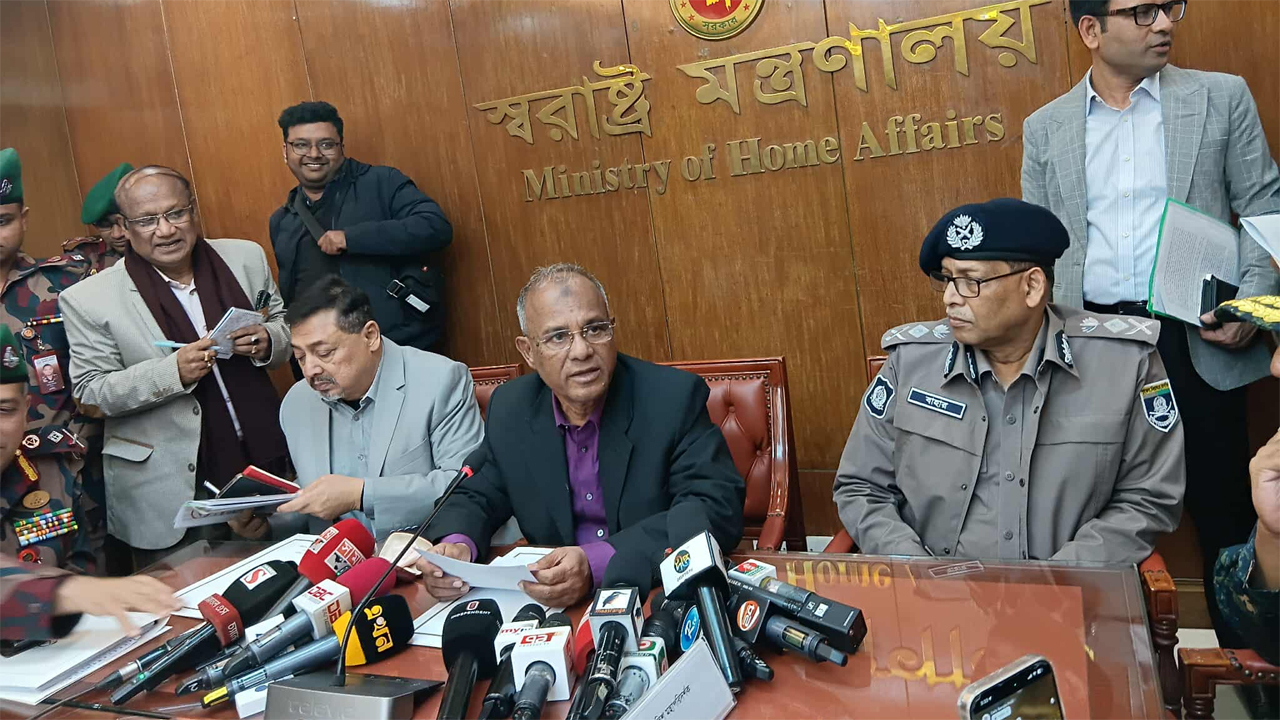 আগামী ১০ দিনের মধ্যে হাদি হত্যা মামলার তদন্ত প্রতিবেদন দেওয়া হবে স্বরাষ্ট্র উপদেষ্টা