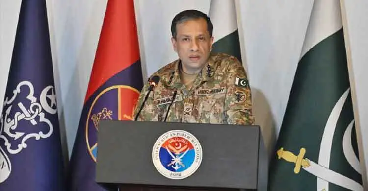 ইমরান খান ‘জাতীয় নিরাপত্তার জন্য ঝুঁকি’ : পাকিস্তান আইএসপিআর