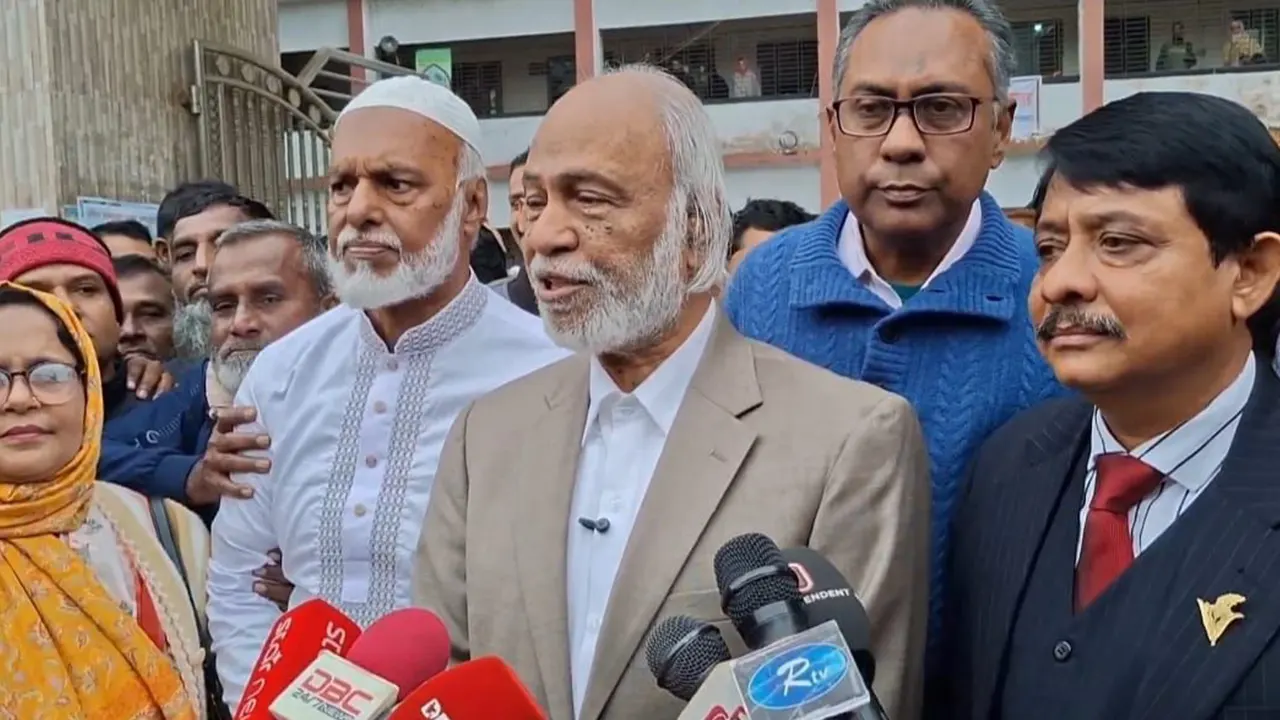 আমরা বিশ্বাস করি গণতন্ত্র হচ্ছে সব রোগের নিয়ামক : ড. মঈন খান