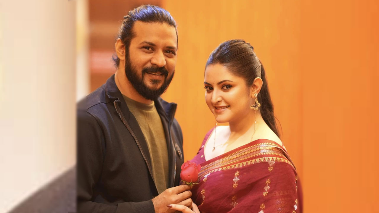 নতুন গল্প সাজিয়ে আসছে নিরব-পরীমণির ‘গোলাপ’