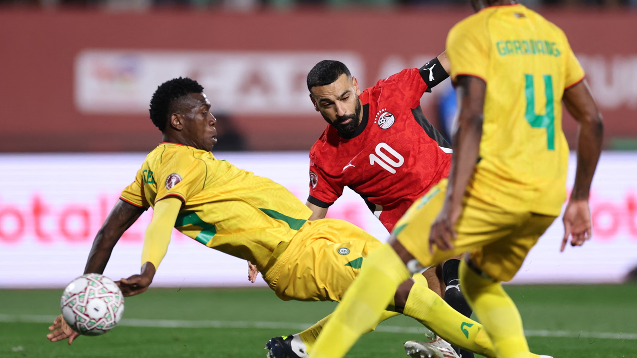 ‘গেম চেঞ্জার’ সালাহ, ইনজুরি টাইমের গোলে মিশরের জয়