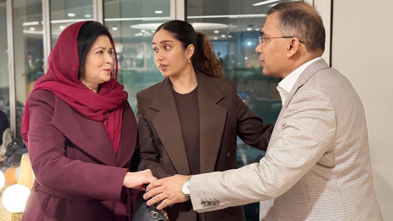 দেশের পথে তারেক রহমান, সফরসঙ্গী হলেন যারা