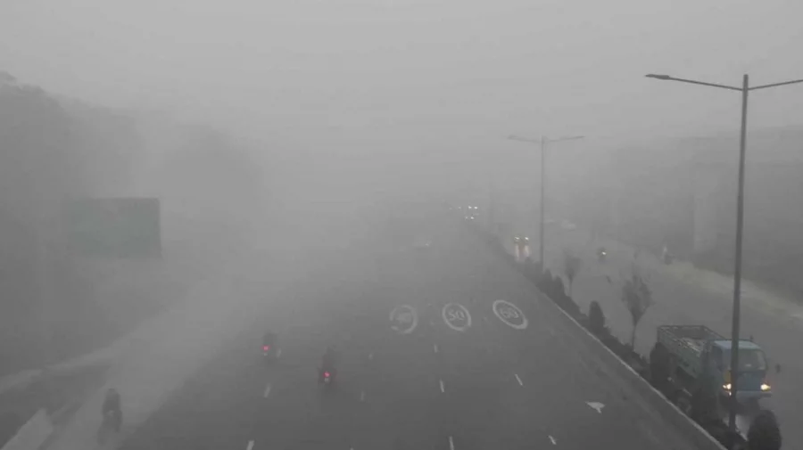 ঢাকায় মাঝারি কুয়াশাসহ ঠান্ডা অব্যাহত থাকার আভাস