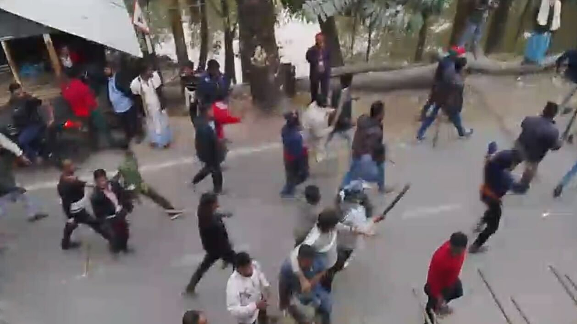 গলাচিপায় নুর ও বিদ্রোহী প্রার্থীর সমর্থকদের সংঘর্ষ