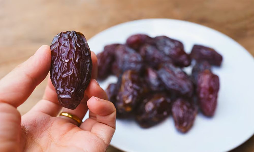 শীতে রোজ ৩টি খেজুর খেলে মিলবে যে উপকার