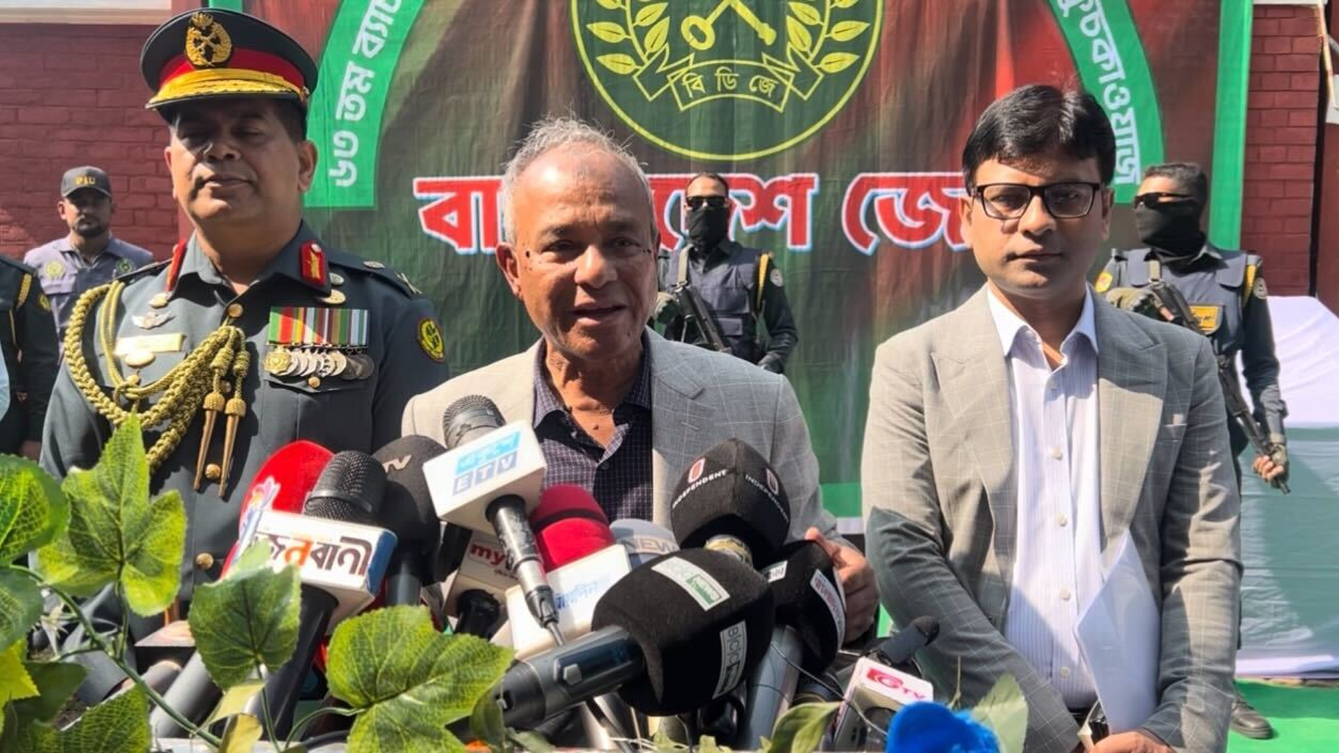 দেশে জায়গা না পেয়ে দিল্লিমুখী আওয়ামী লীগ: স্বরাষ্ট্র উপদেষ্টা