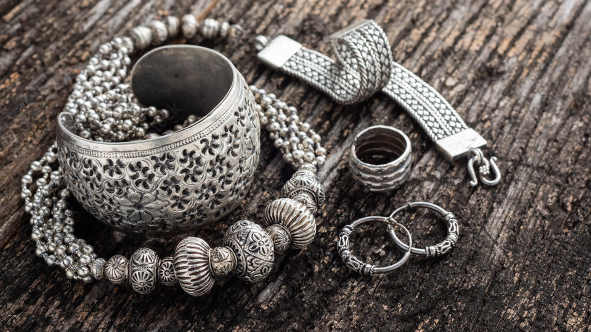 অবশেষে রুপার দামেও পতন, ভরিতে কমলো কত?