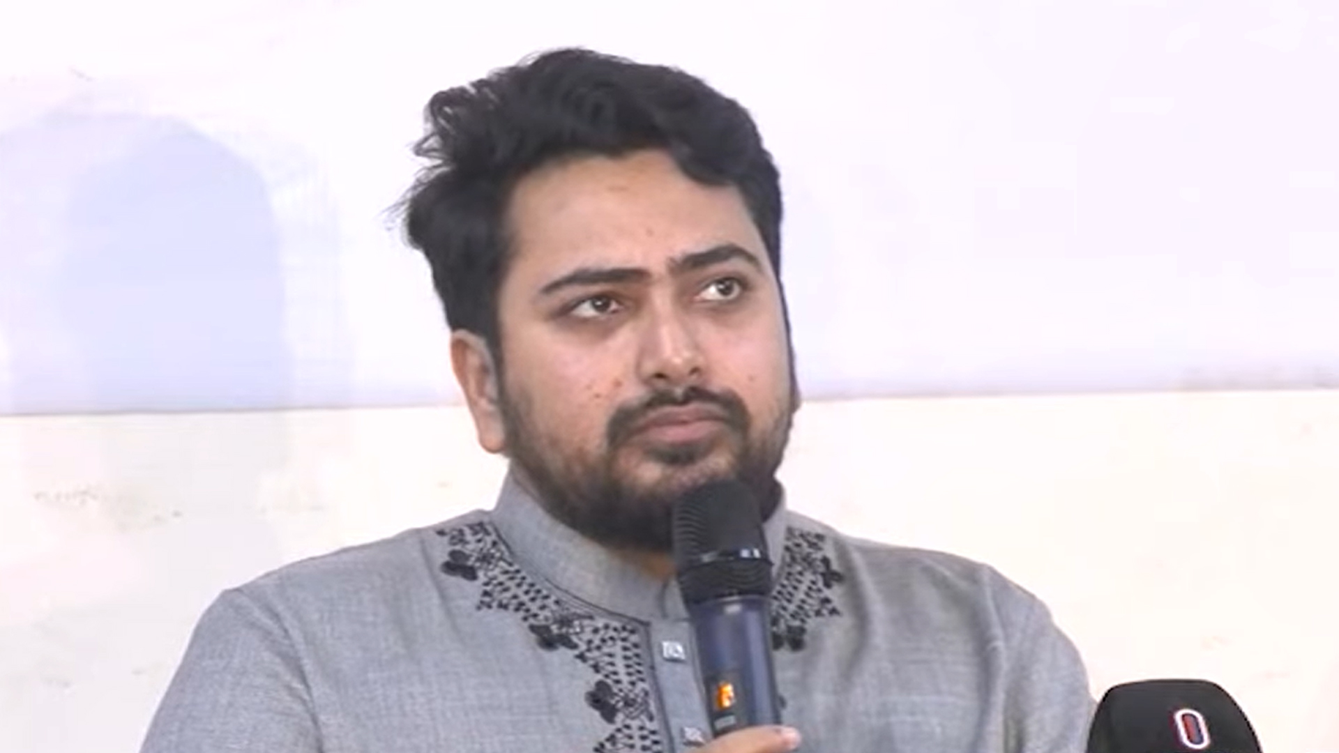 ইসি ও গণমাধ্যম পক্ষপাতিত্ব করছে: নাহিদ