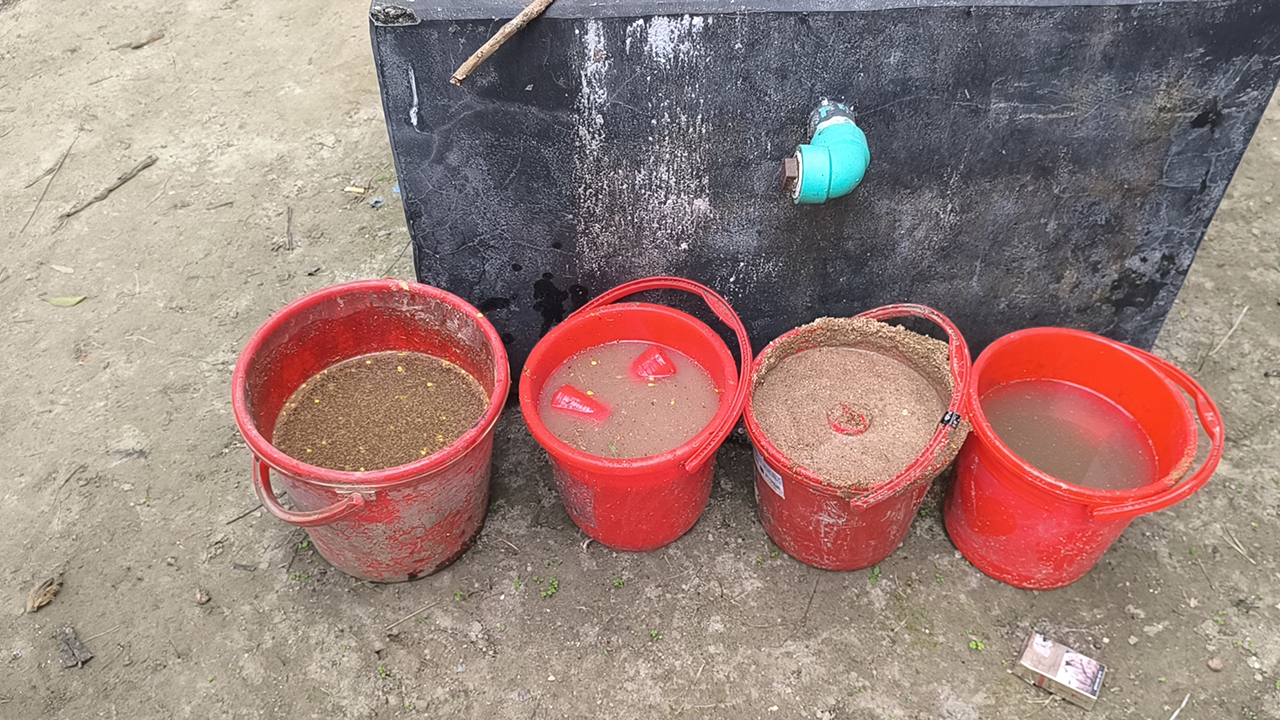 ৪ বালতি ভর্তি ককটেল উদ্ধার