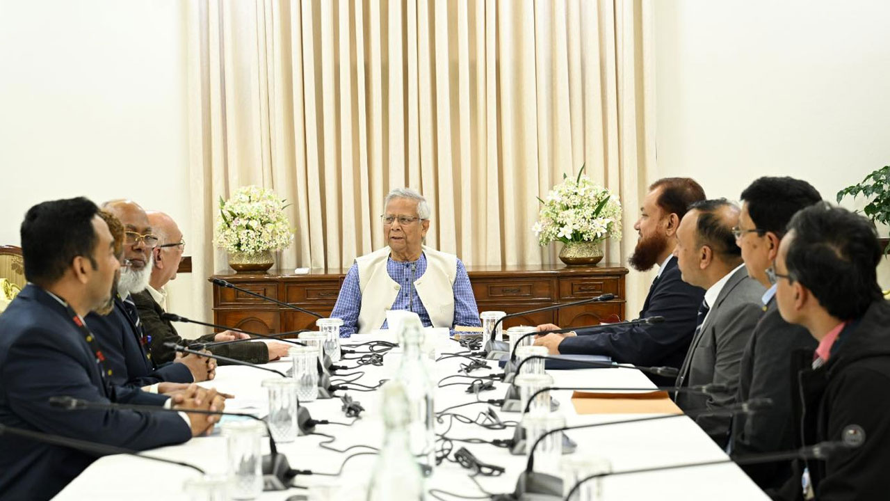 নিজ দেশের নাগরিক হত্যা, তাদের গণকবর—সভ্য রাষ্ট্রে কল্পনাও করা যায় না : প্রধান উপদেষ্টা