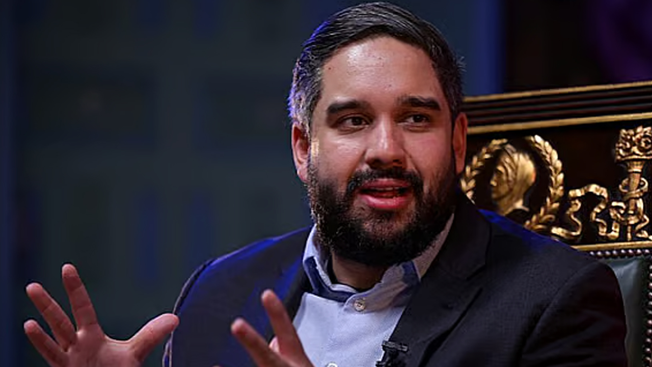 বাবাকে তুলে নেওয়ার ঘটনায় মাদুরোপুত্রের হুংকার