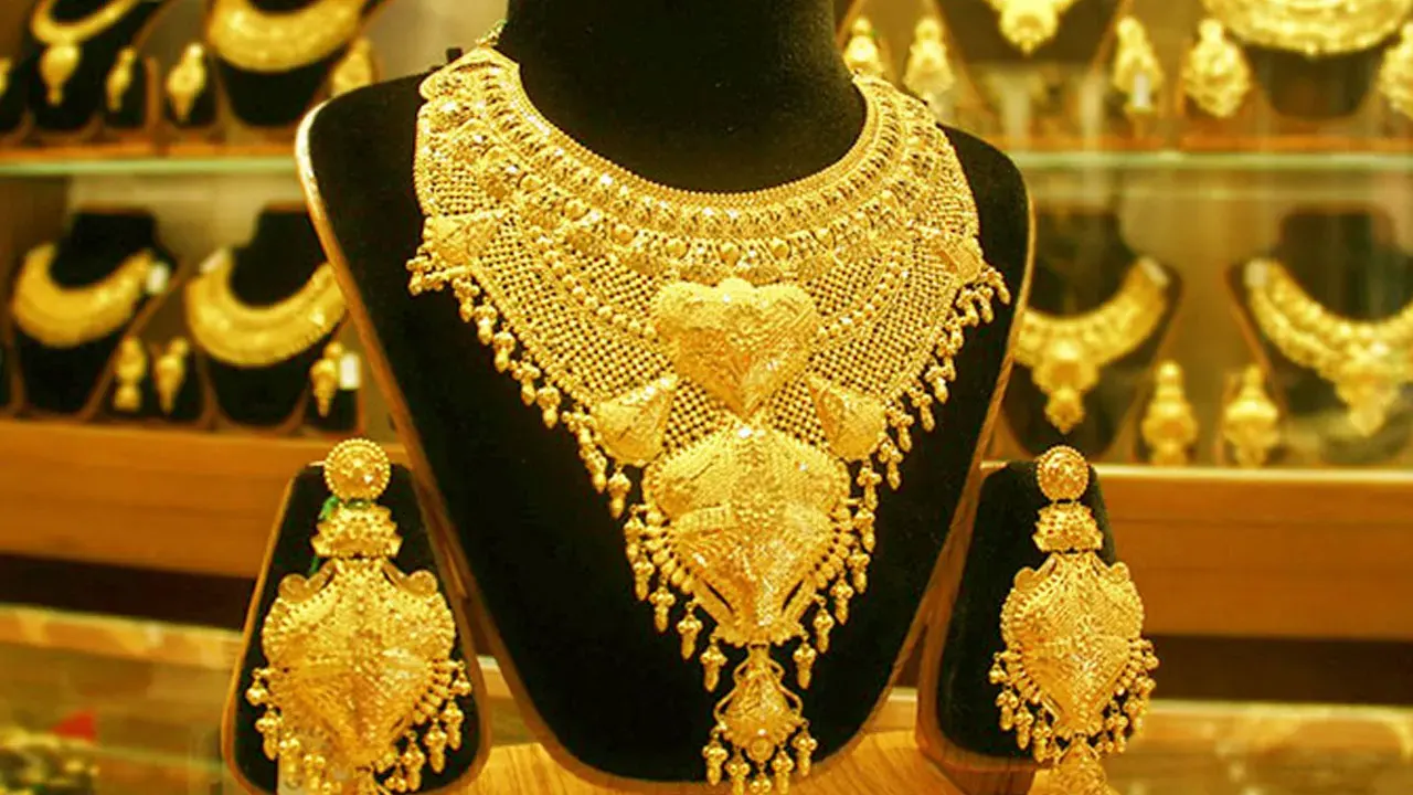 আজ থেকে নতুন দামে স্বর্ণ বিক্রি শুরু
