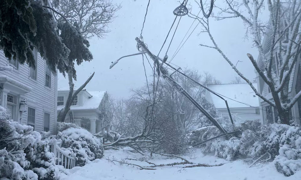 যুক্তরাষ্ট্রের রেকর্ড তুষারপাত, ৫০০০ ফ্লাইট বাতিল