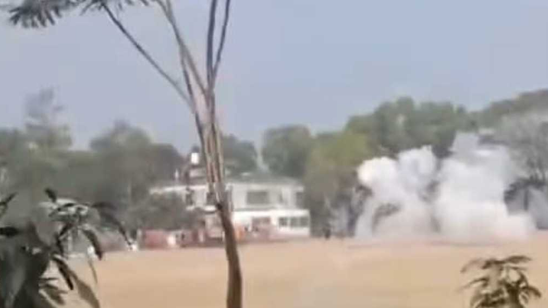 মুন্সীগঞ্জের মাকহাটি কেন্দ্রে ককটেল বিস্ফোরণ