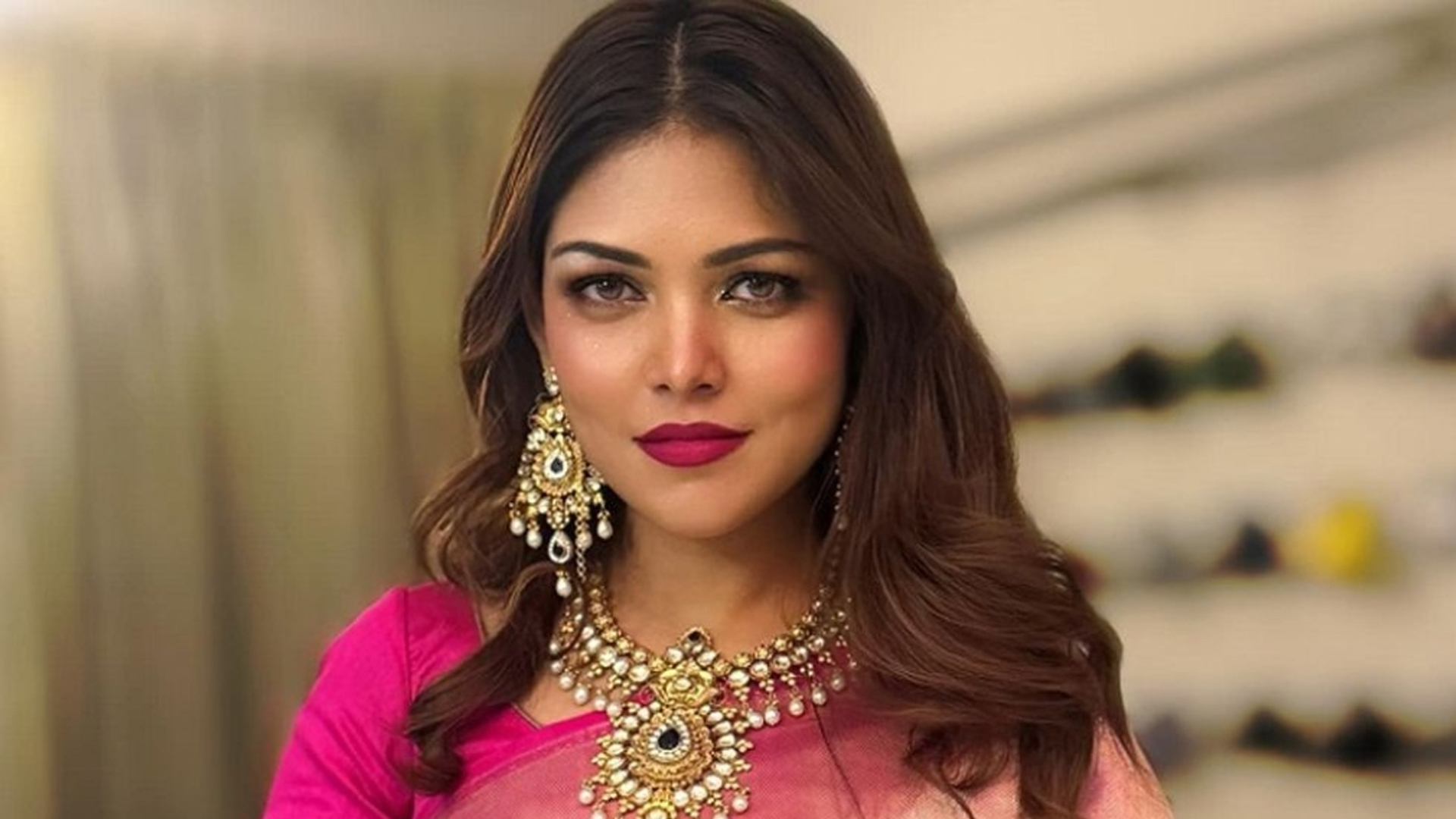 ‘দয়া করে একটু মানবিক হই’