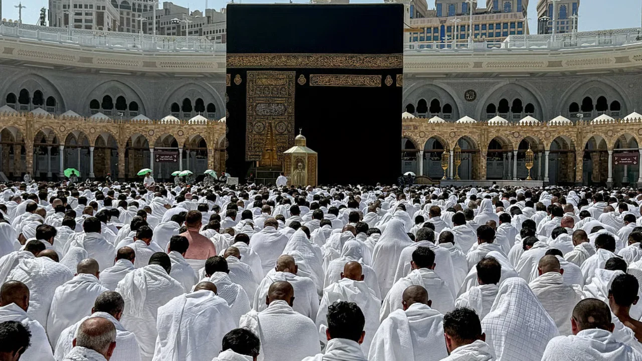 চলতি রোজায় একদিনে ওমরাহ পালনে নতুন রেকর্ড