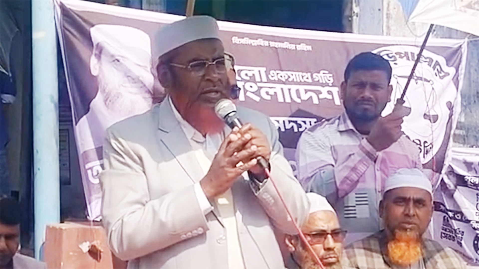 ক্ষমতায় যেতে সন্ত্রাসকে হাতিয়ার করছে একটি মহল: গোলাম পরওয়ার