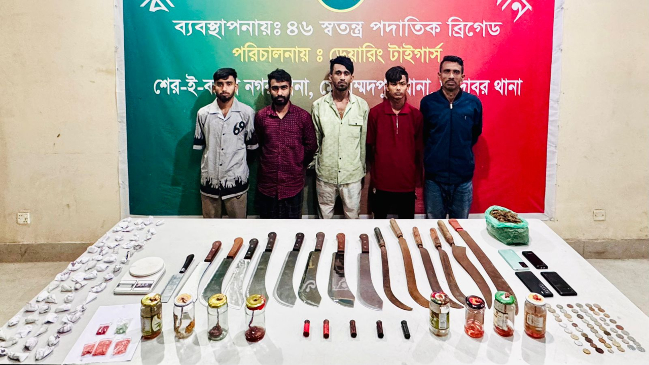 মোহাম্মদপুরে হত্যা মামলার আসামি শাওনসহ গ্রেপ্তার ৫, অস্ত্র ও গুলি উদ্ধার